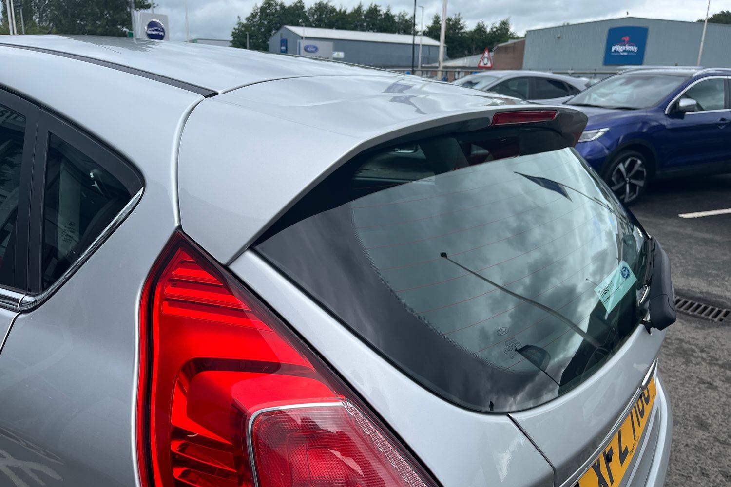 Ford FIESTA Photo 31