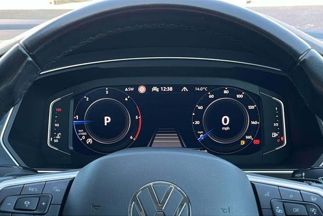 VOLKSWAGEN Tiguan Photo 15