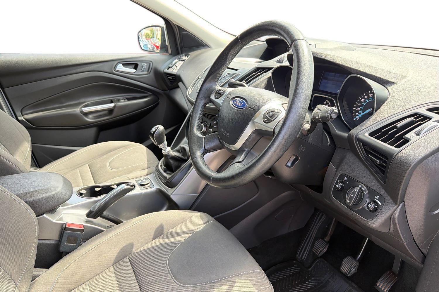 Ford KUGA Photo 8