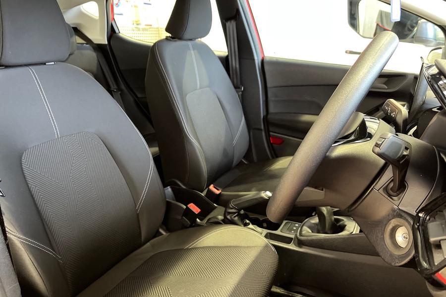 Ford FIESTA Photo autoimg-f67adc45fce12bae2efc6c05bb2e8a31cb2956e7.jpg