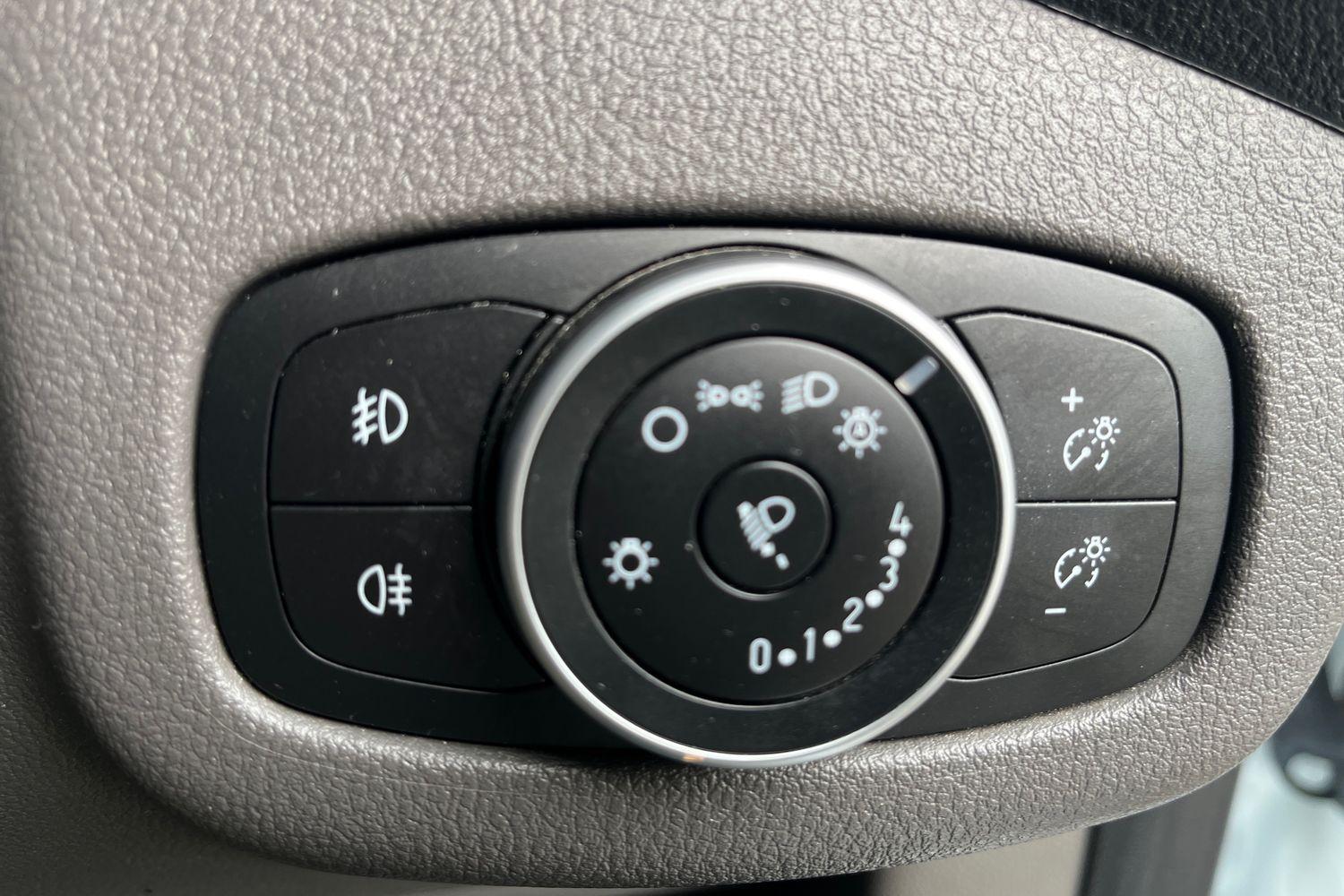 Ford TRANSIT CONNECT Photo 30