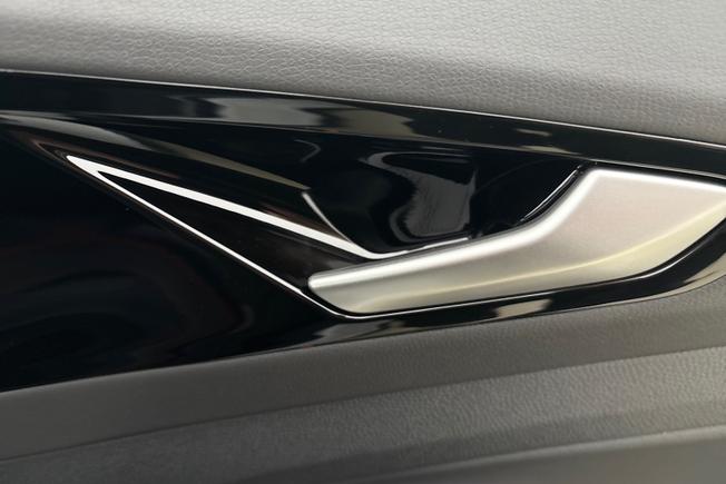 VOLKSWAGEN Id.5 Photo 30