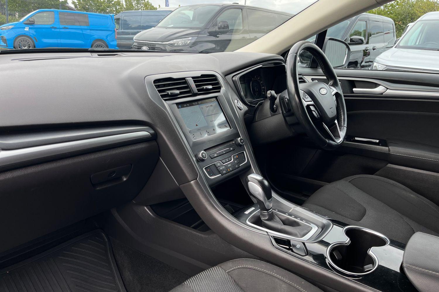 Ford MONDEO Photo 17