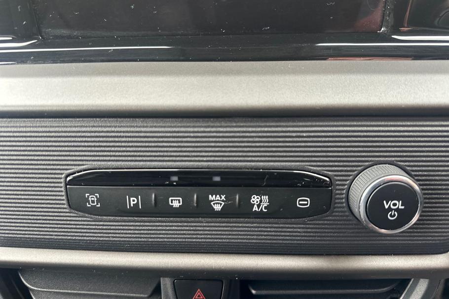 Used FORD TRANSIT COURIER HS24XGT 17