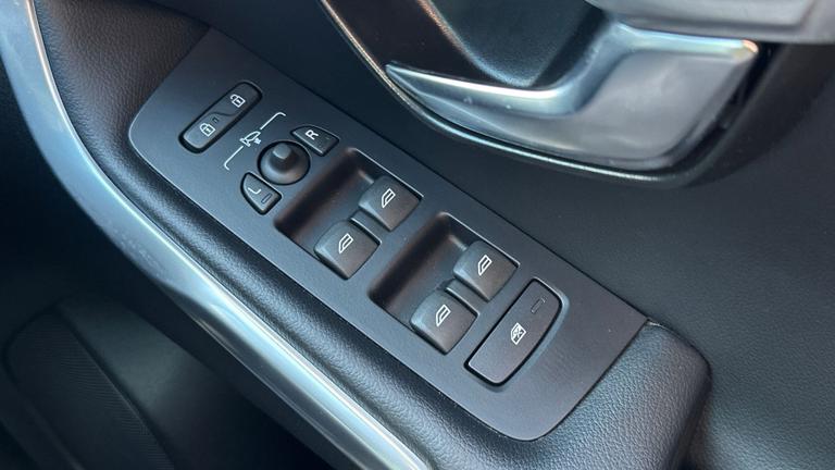 Used Volvo V40 WG19JFX 20