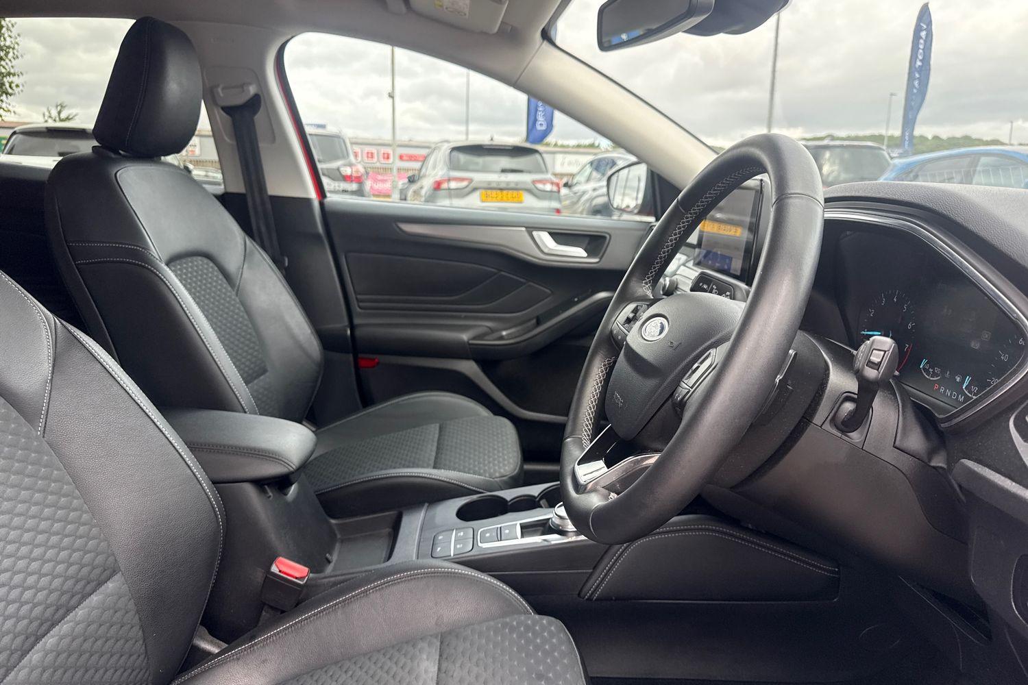 Ford FOCUS Photo 16