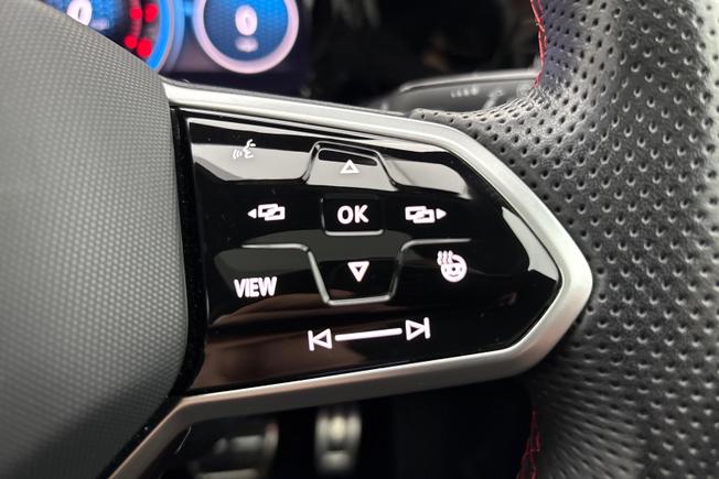 VOLKSWAGEN Golf Photo 17