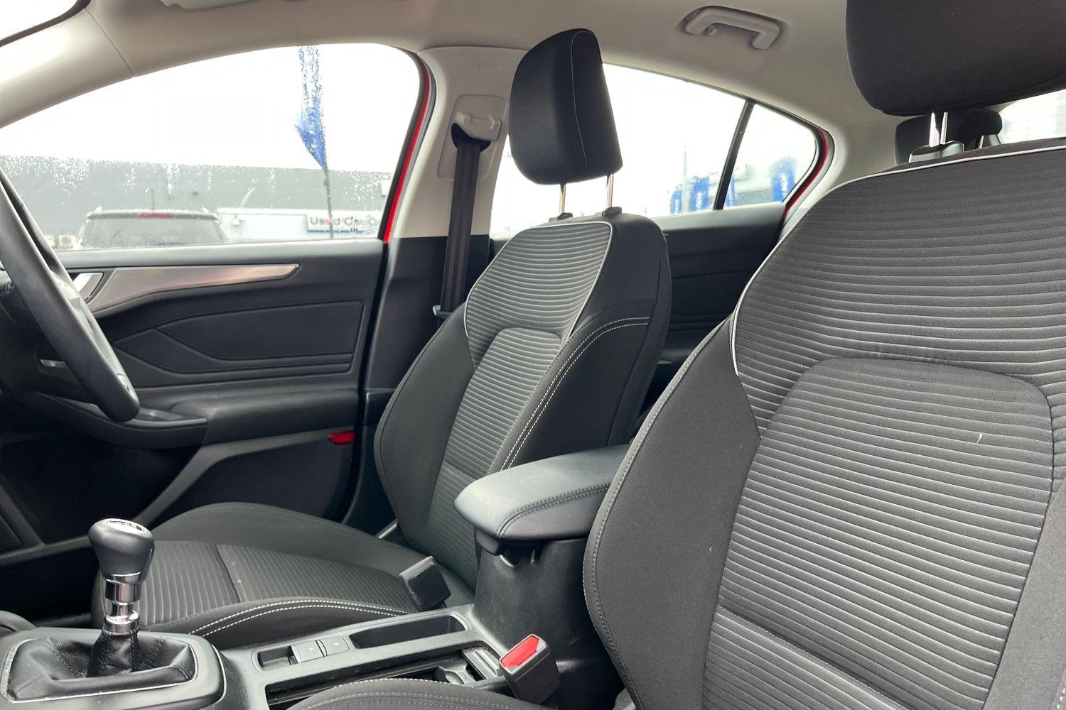 Ford FOCUS Photo 18