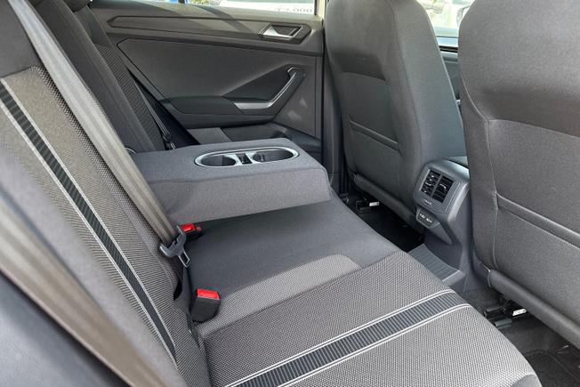 VOLKSWAGEN T-Roc Photo 24