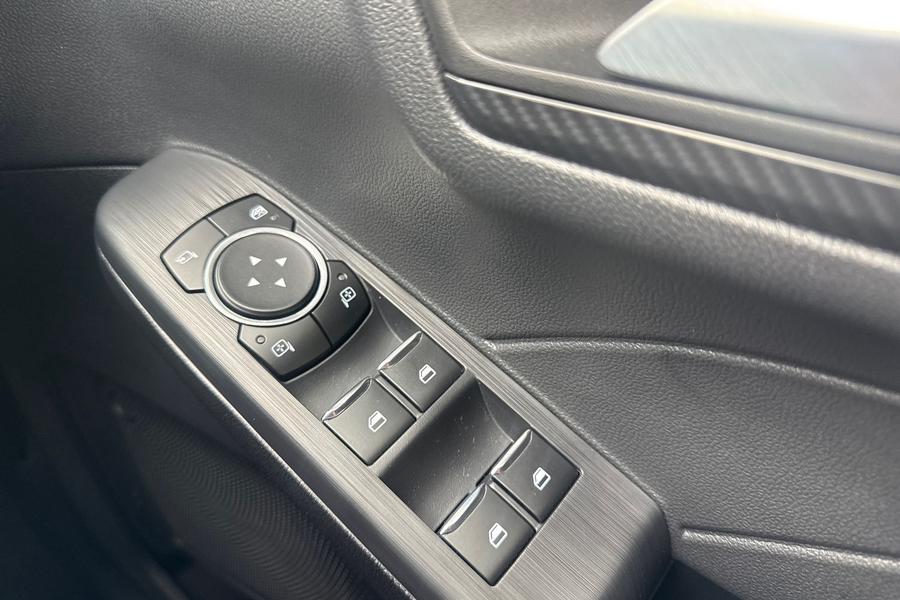 Ford KUGA Photo autoimg-f68c71913ef595a2de205ede163df1a01bbe399d.jpg