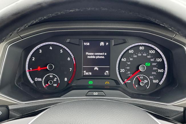 VOLKSWAGEN T-Roc Photo 15