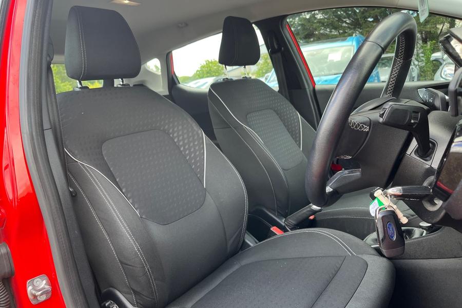 Ford FIESTA Photo autoimg-f68fb991286fd35af83860e4863012e114fb5742.jpg