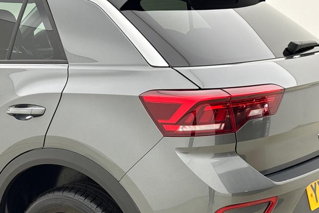 VOLKSWAGEN T-Roc Photo 18