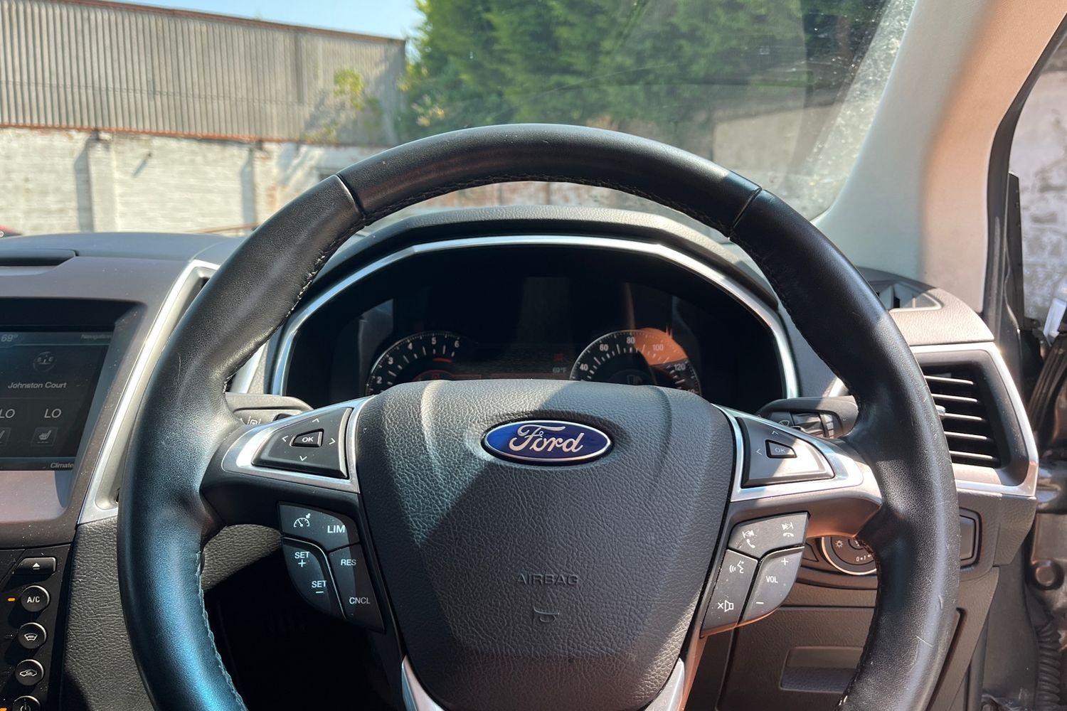 Ford EDGE Photo 11