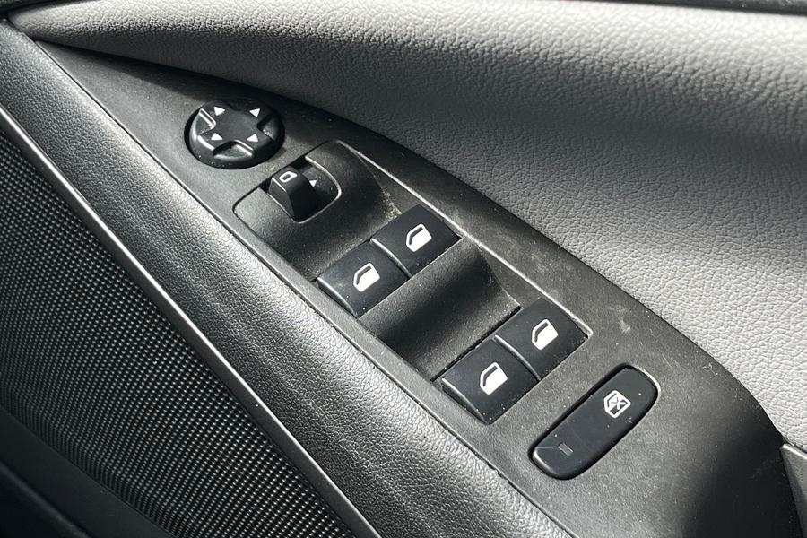 Vauxhall Crossland X Photo autoimg-f69d4e13ae3142303bb6af3e0d59f0f790656ef0.jpg