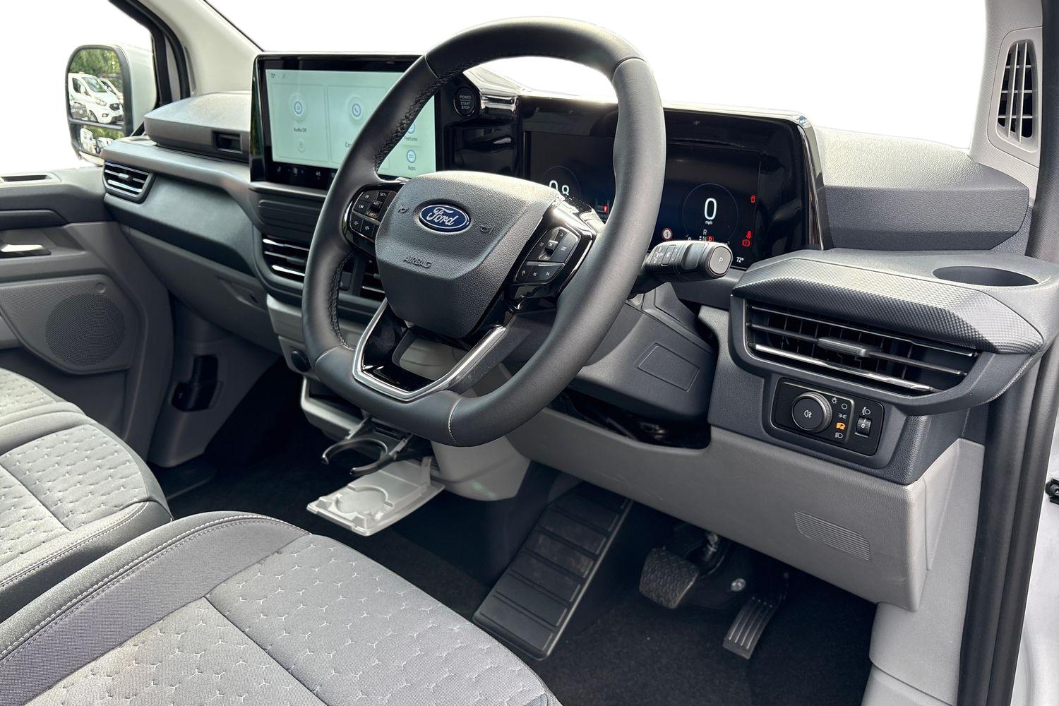 Ford TRANSIT CUSTOM Photo 13