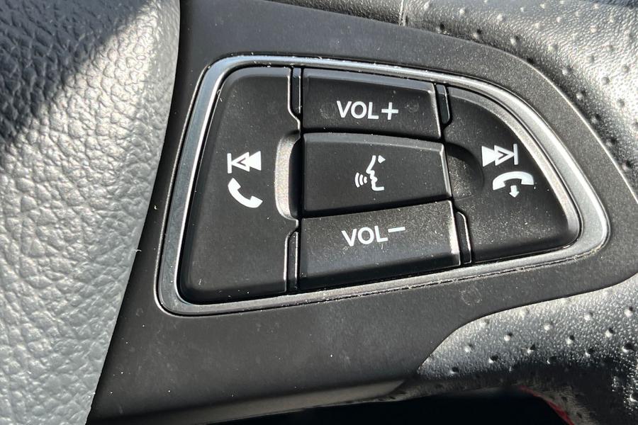Ford Kuga Photo autoimg-f69e8c12e4e642d35340efdf37b079d8ea1a7d8c.jpg
