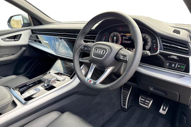 AUDI Q8 Photo 6