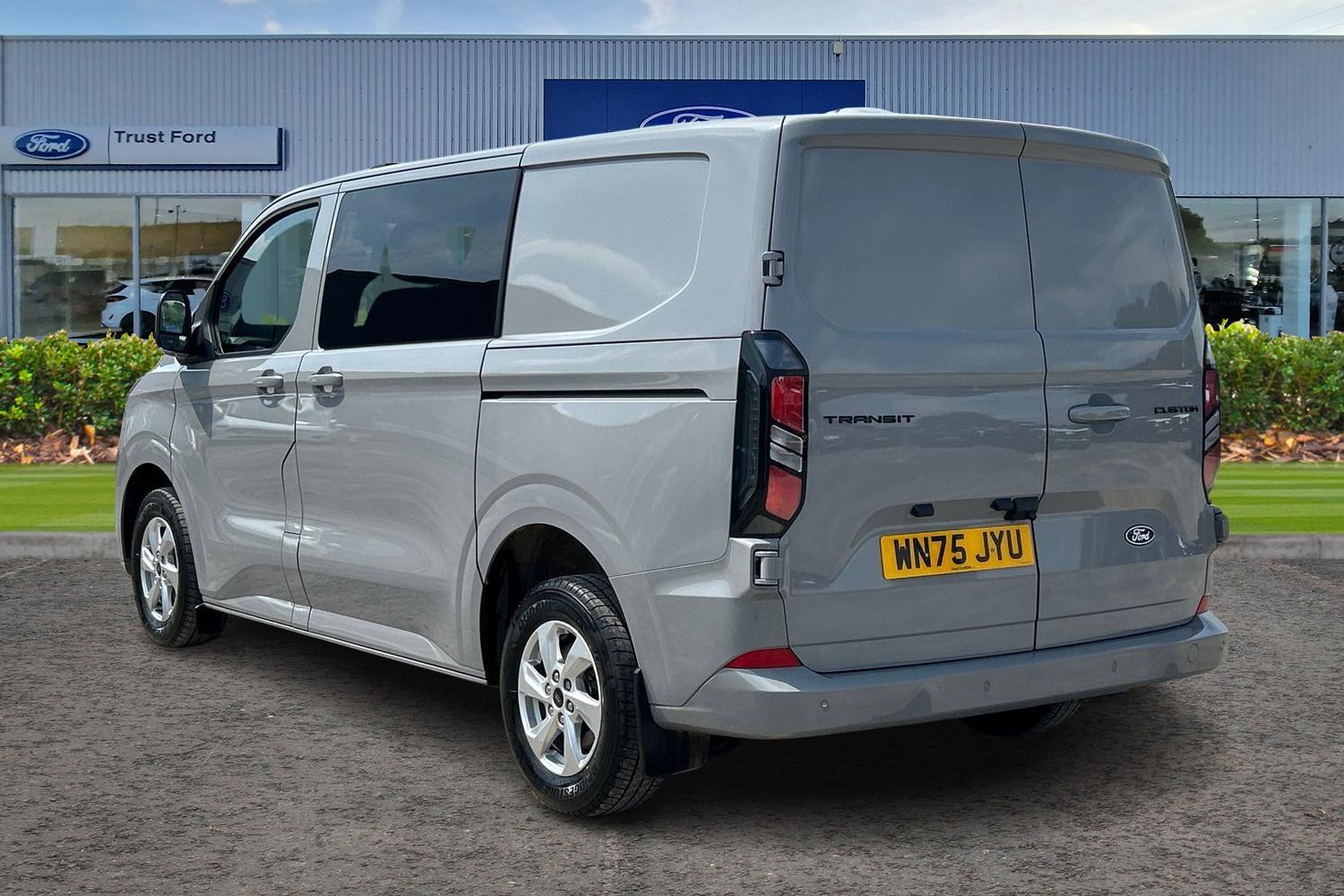 Ford Transit Custom Photo 1