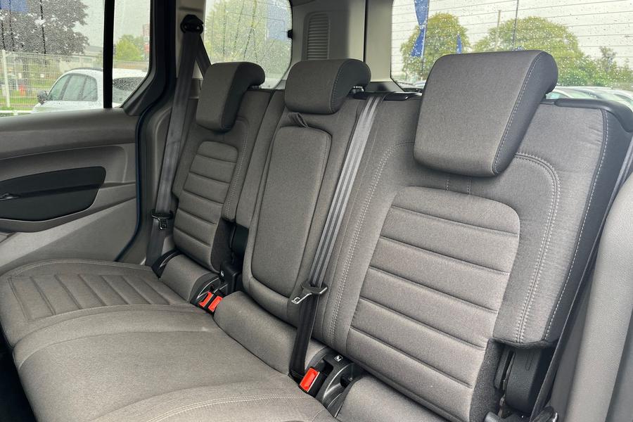 Ford TOURNEO CONNECT Photo autoimg-f6a116a5fb2e664e0b47a07876d7fd92fc7fc9b0.jpg