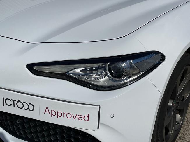 ALFA ROMEO Giulia Photo 19