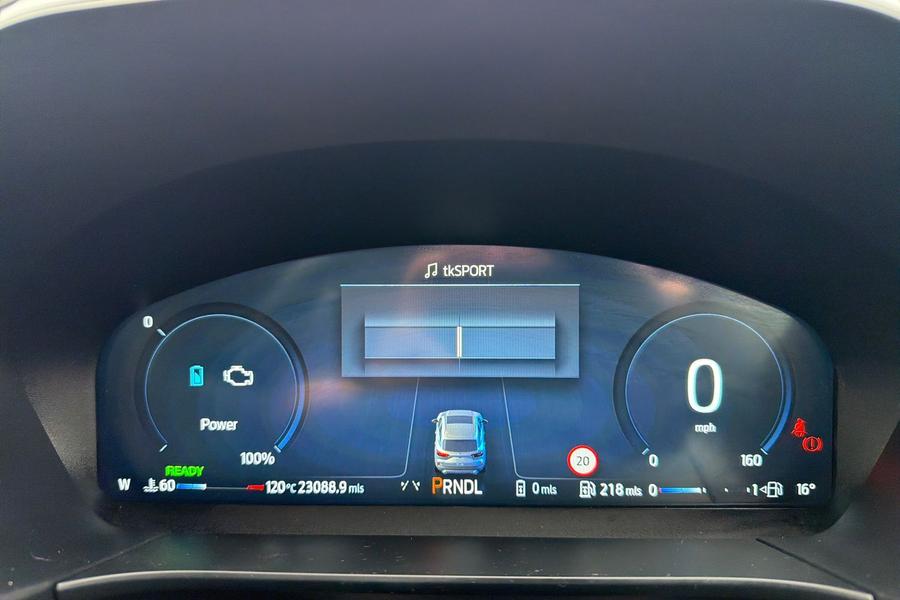 Ford Kuga Photo autoimg-f6a72813987935388da8d1db81e97aa438759bd5.jpg