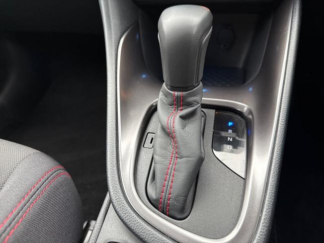 TOYOTA Yaris Photo 31
