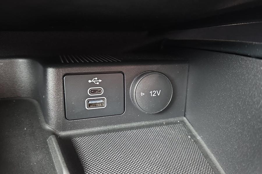 Ford Kuga Photo autoimg-f6a8984d940ea0b76285f2746ee05cbea7489dc3.jpg