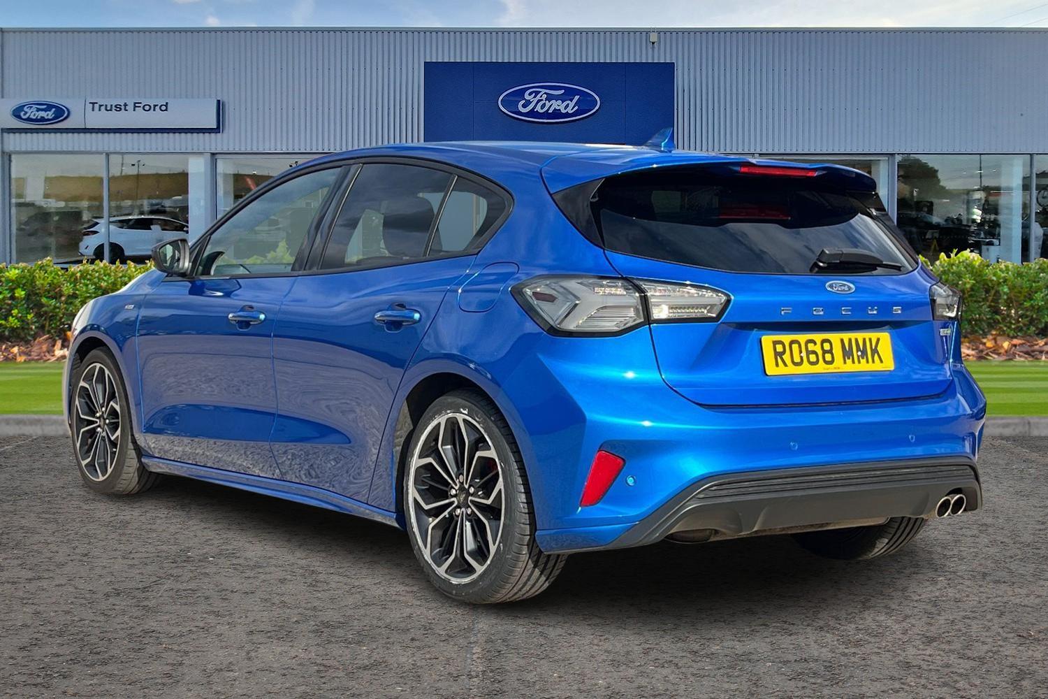 Ford Focus Photo 1
