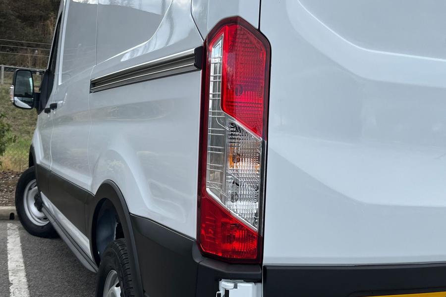 Ford TRANSIT Photo autoimg-f6b07d00282ba8670ae99a370283ea65532882bc.jpg