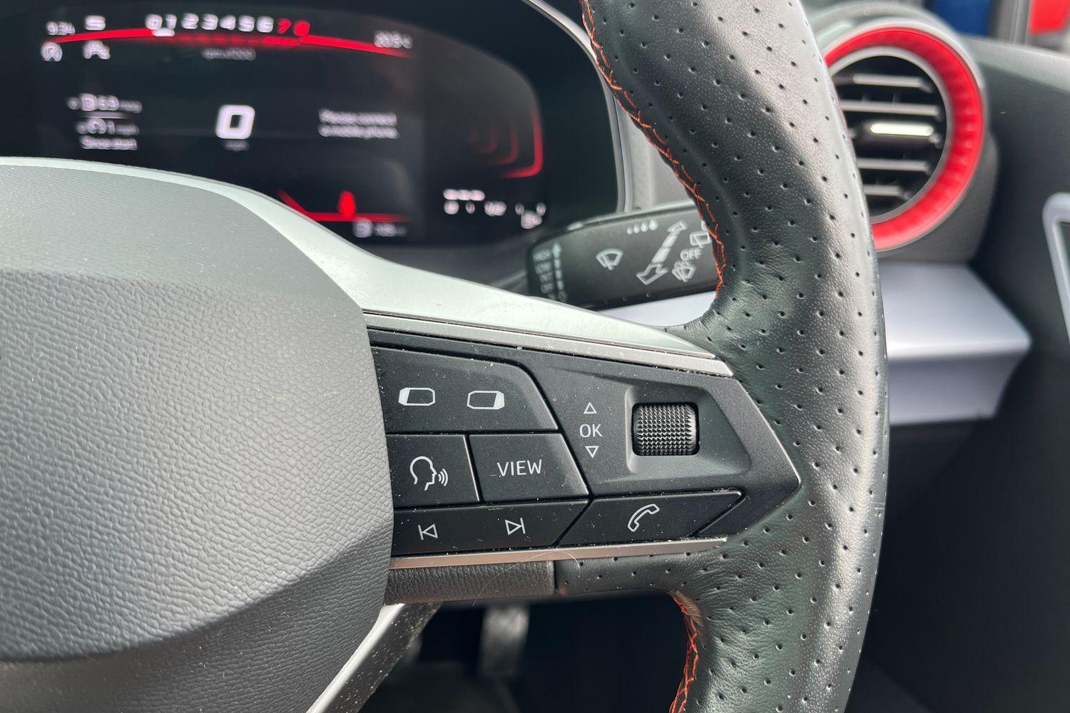SEAT ARONA Photo 38