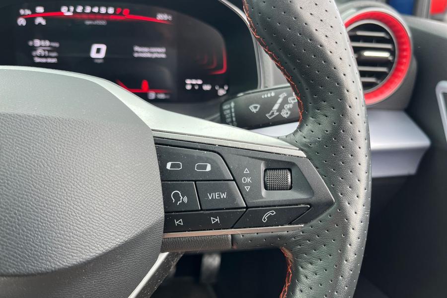 SEAT ARONA Photo autoimg-f6b138184e270a642cbb36669255cb2a4dfafb33.jpg