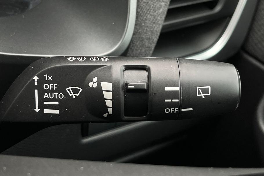 Used Nissan Qashqai YO25LHL 15