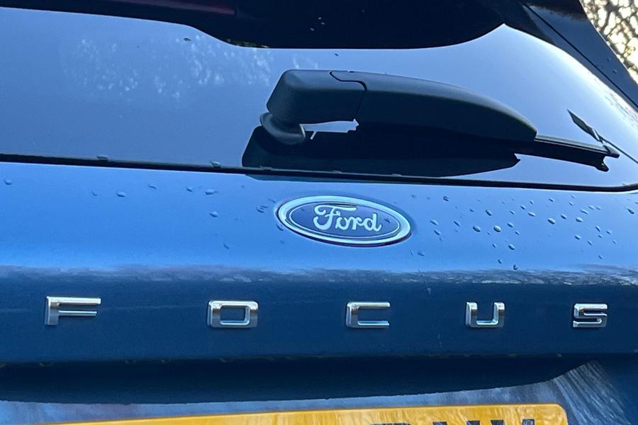 Ford FOCUS Photo autoimg-f6b39b9e4035cb4b5635d47ac31e34961e6c1697.jpg