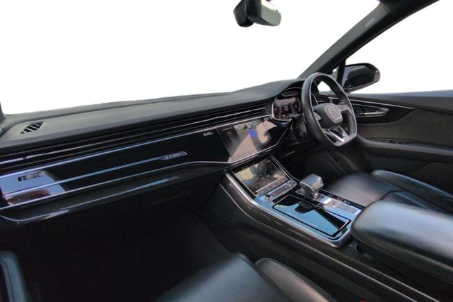 Audi Q7 Photo 2