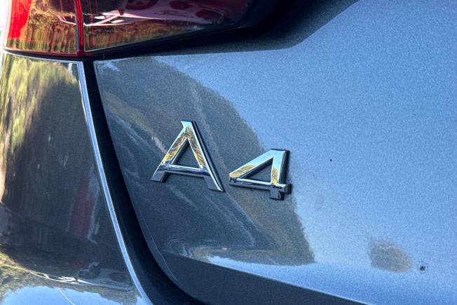 AUDI A4 Photo 28