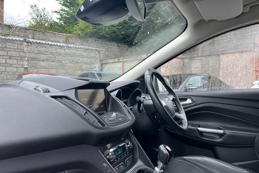 Ford KUGA Photo autoimg-f6b503ea44e9a6d5f3fe226e618613fc47e0a5b3.jpg