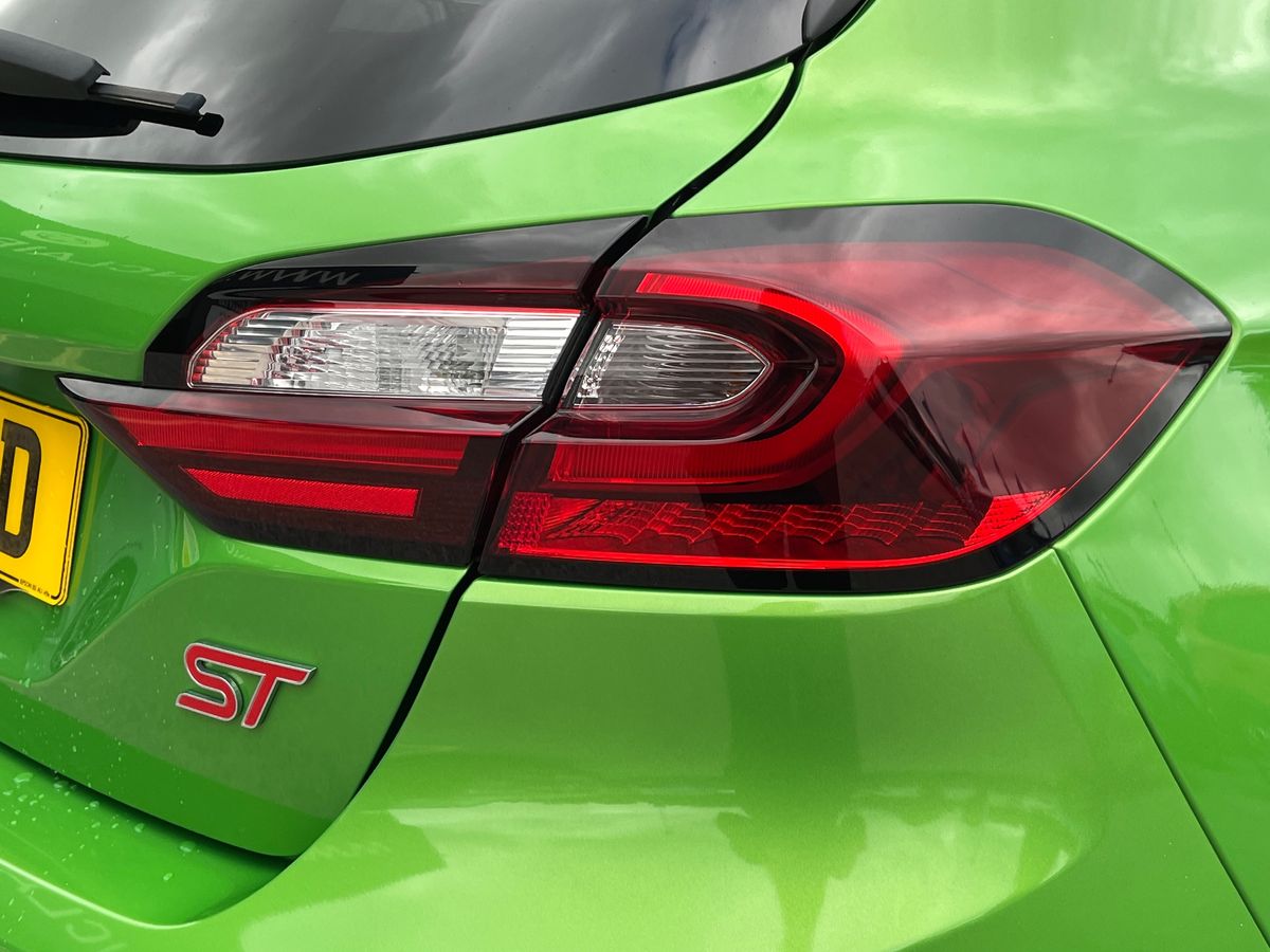 Ford Fiesta Photo 31