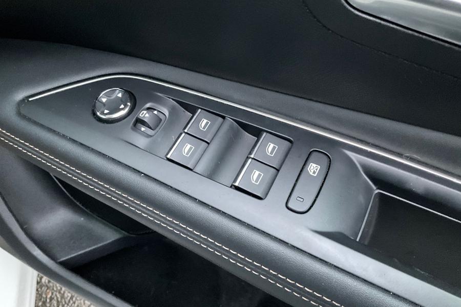 Peugeot 3008 Photo autoimg-f6bd081bedfb5a7c117301d3391cc62e31089a46.jpg