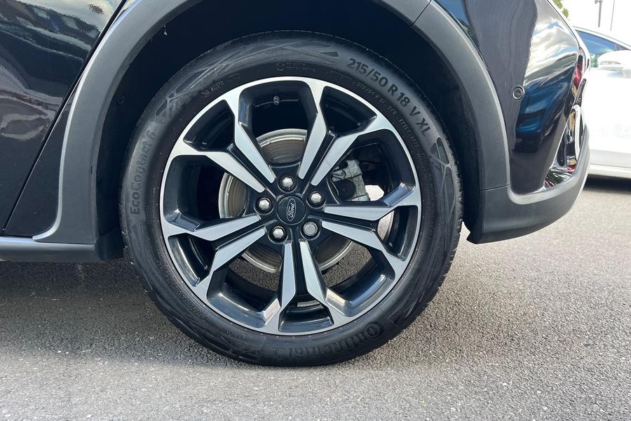 Ford FOCUS Photo autoimg-f6bdf8a42a654301a9fdc8955b8c09d0565c1f64.jpg