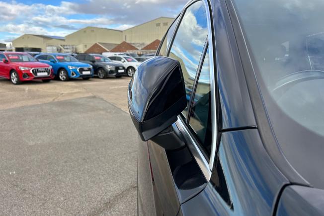 AUDI Q7 Photo 55