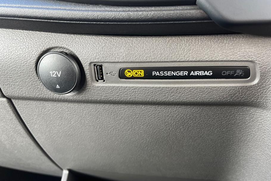 Used Ford E-TRANSIT 17