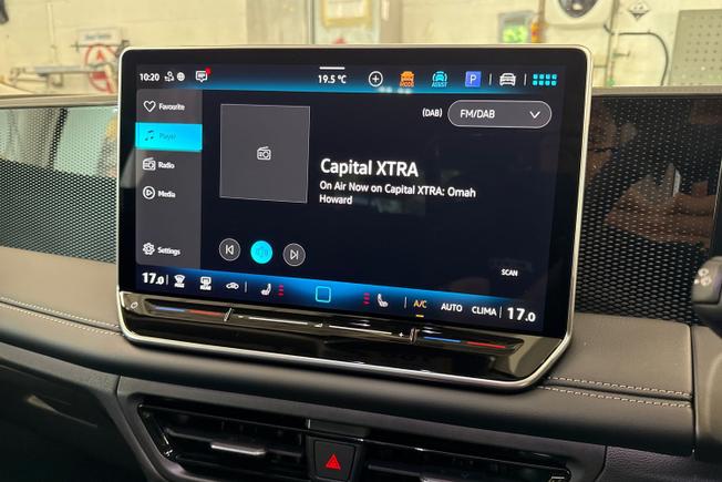 VOLKSWAGEN Tiguan Photo 13
