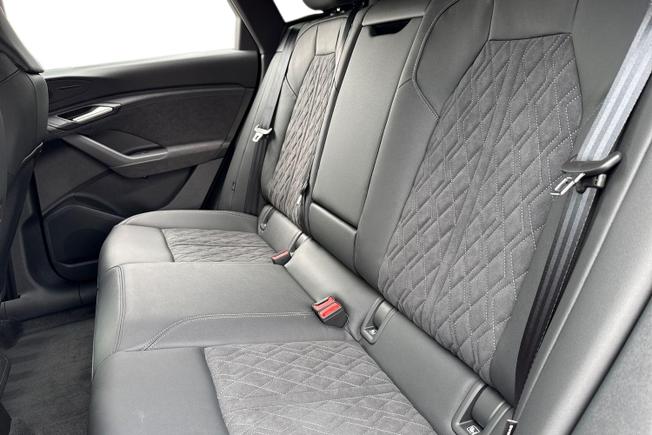 AUDI Q6 E-Tron Photo 9