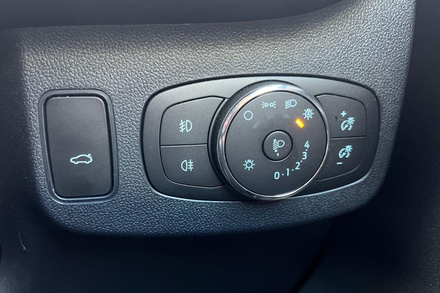 Ford PUMA Photo autoimg-f6c6e66b7b855a6fcc2a43573a3c64e7fa924cdd.jpg
