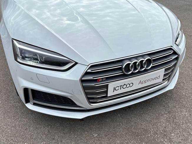 AUDI S5 Photo 32