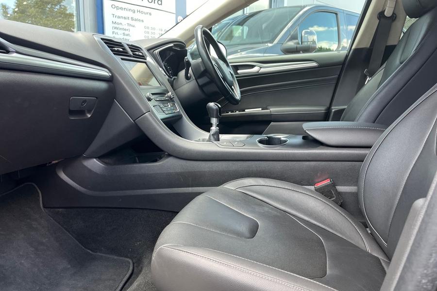 Ford MONDEO Photo autoimg-f6d3a56255b7c1ff9e5892e99cb7fc58a3a173b6.jpg