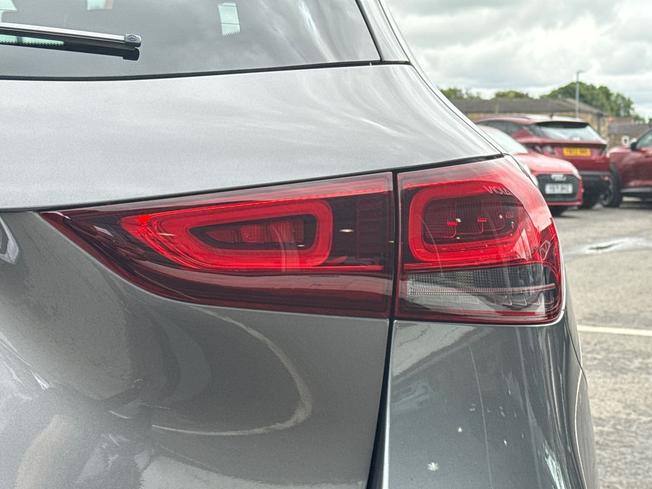 MERCEDES-BENZ GLA Photo 36