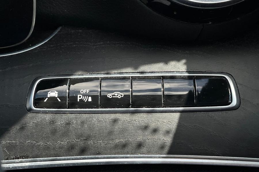 Mercedes-Benz E CLASS Photo autoimg-f6db374925f0f0645e181882ba17c6313eb301f7.jpg