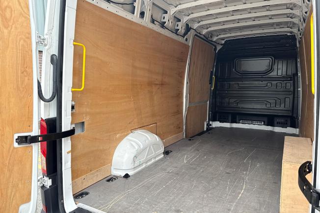 VOLKSWAGEN Crafter Photo 22